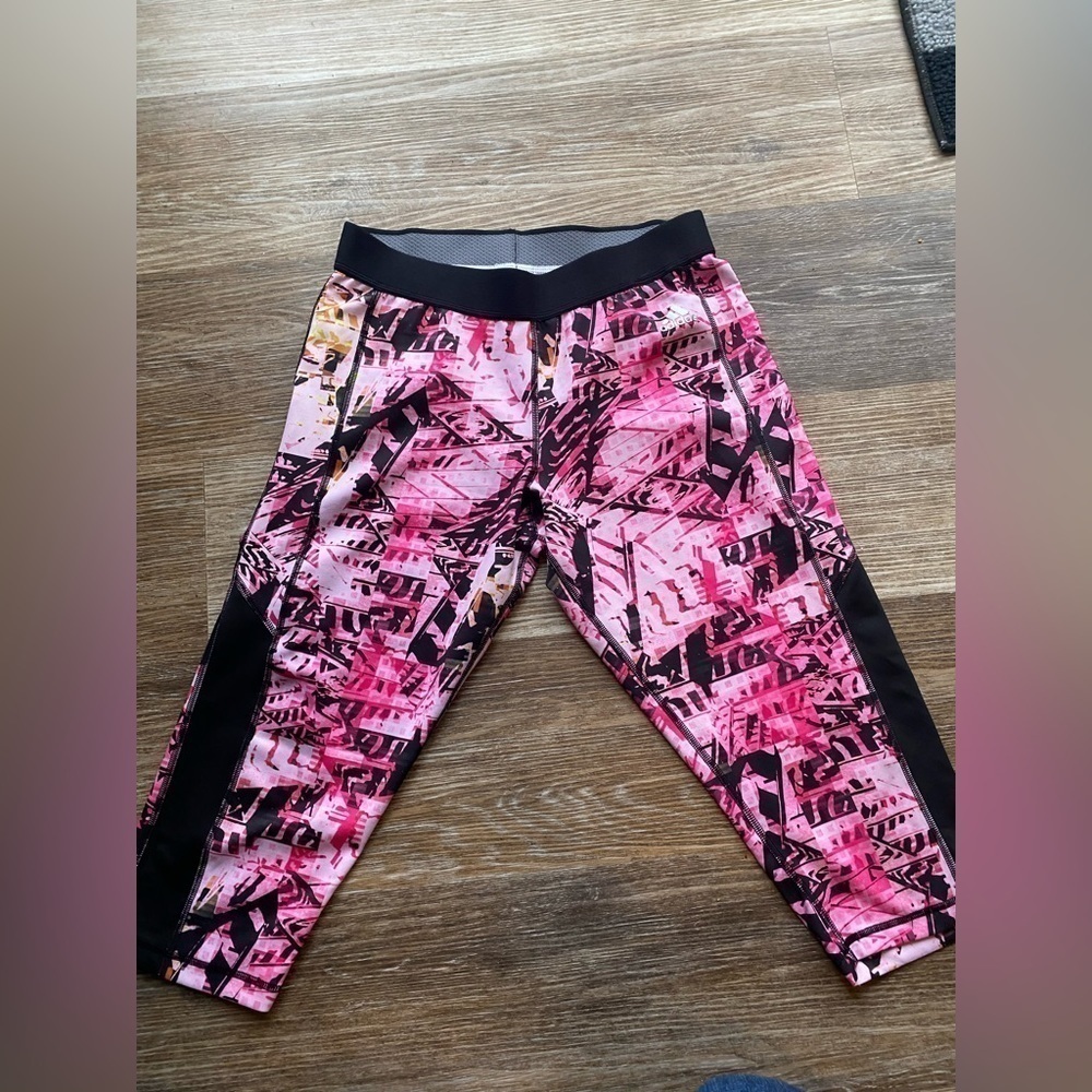 Texh fit ladies Adidas Capri pants
